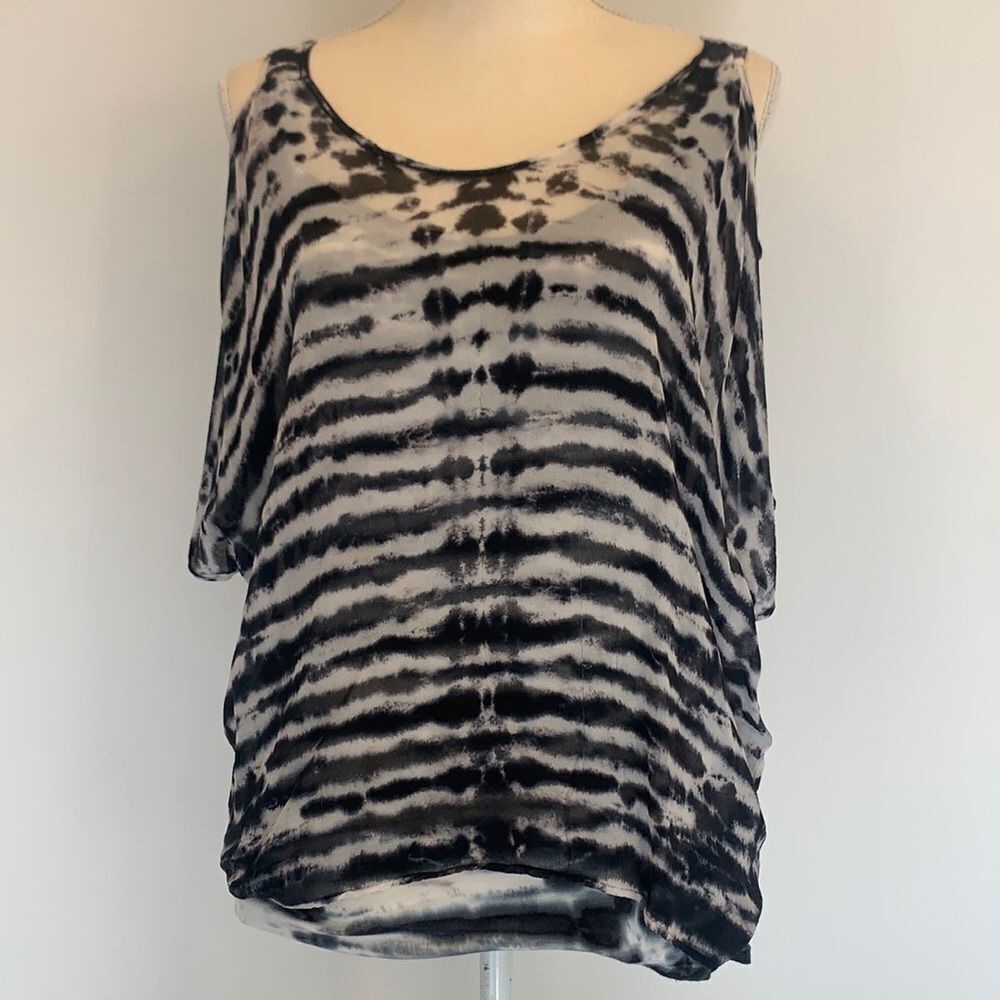 Double Layered Silk Cold Shoulder Top‎
